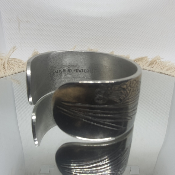 Salisbury Pewter Flower Bracelet - Picture 2 of 2